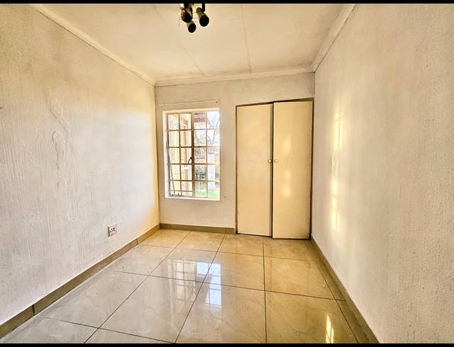 3 bed property to rent in NORKEM PARK